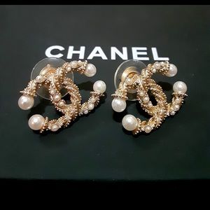 New Chanel Twisted Pearl CC Earrings